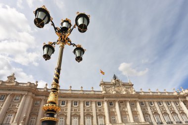 barok stili fenerleri Saray süslüyor 