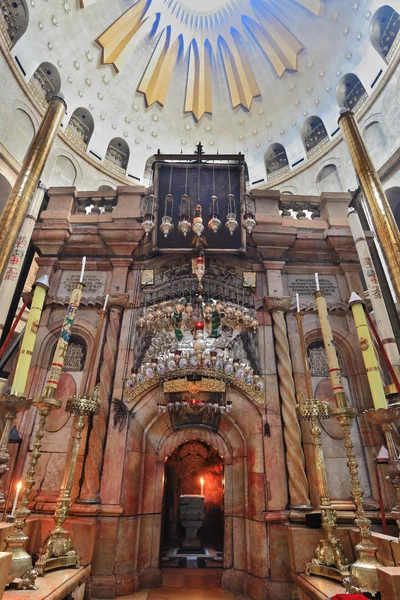 Beautifully decorated entrance Edicule — Stock Photo, Image