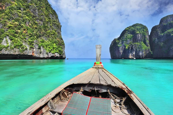 The islands covered with green plants — Stock Photo, Image