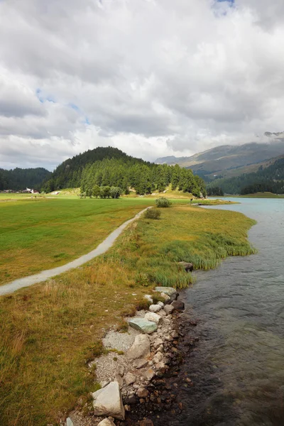 Path along the shore — Stock Photo, Image