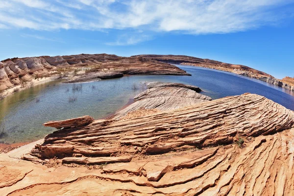 Lago Powell e roccia di arenaria rosso-arancio — Foto Stock