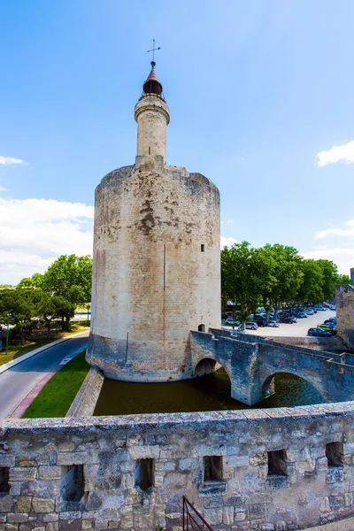 Histórica Torre Redonda Constanza Murallas Antiguas Del Puerto Medieval Aigues — Foto de Stock