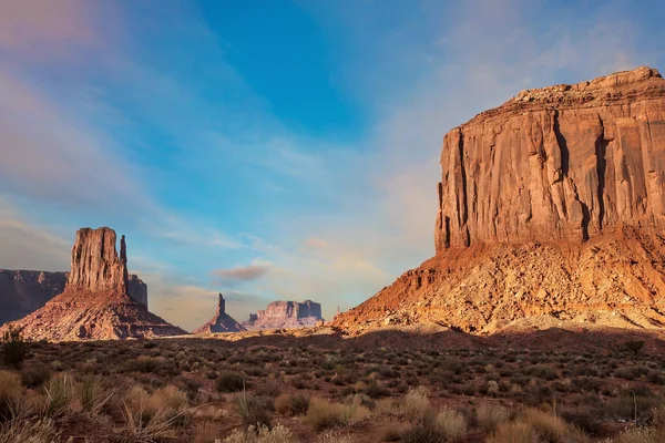 Beroemde Kliffen Mittens Monument Valley Rotsen Rotsen Gemaakt Van Rode — Stockfoto