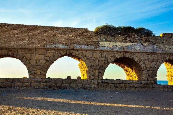 Pôr Sol Mágico Cesareia Aqueduto Romano Antigo Iluminado Pelo Pôr — Fotografia de Stock