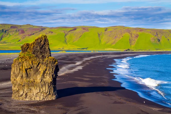 Мыс Дирхолай Путешествие Сказочный Остров Исландия Гигантская Одинокая Скала Пальма — стоковое фото