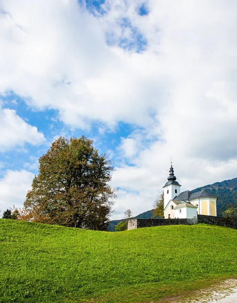 White Church Bell Tower Hill Small Village Picturesque Julian Alps — Stock Photo, Image