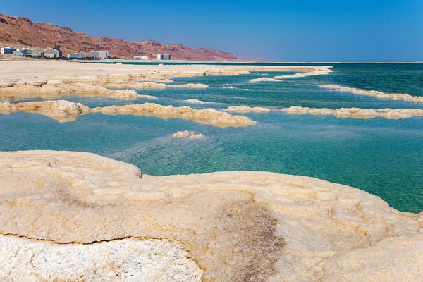 Sal Evaporado Forma Padrões Bizarros Superfície Água Costa Israelita Mar — Fotografia de Stock