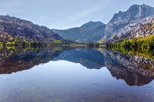 Vackra Kalifornien Höstresor Västra Usa Den Pittoreska Sjön Omgiven Berg — Stockfoto