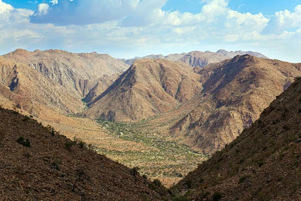 Viajar África Desierto Mágico Namibia Día Caluroso Nubes Exuberantes Flotan — Foto de Stock