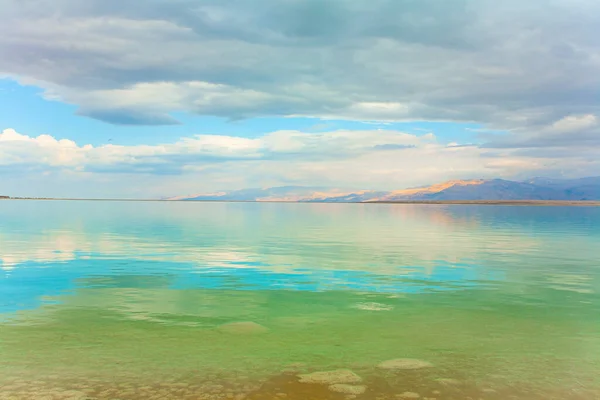 Legendary Dead Sea Smooth Surface Very Salty Sea Water Reflects — Stock Photo, Image