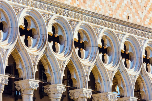 Doge Palace Het Monument Van Italiaanse Gotische Architectuur Decoratie Element — Stockfoto