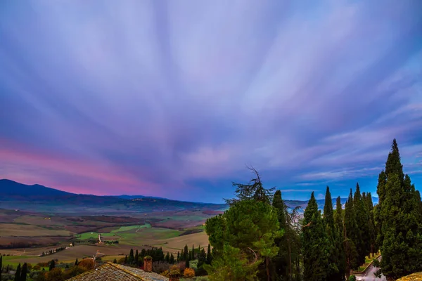 Increíble Paisaje Del Valle Italia Central Las Impresionantes Nubes Amanecer —  Fotos de Stock