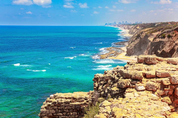 Mediterranean Coast Sea Surf White Foam Waves Picturesque Ruins Medieval — Fotografia de Stock