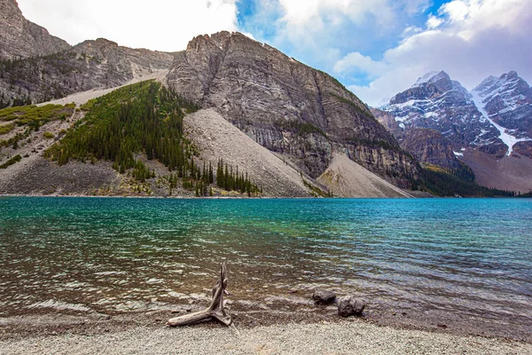 Malerischer Gebirgssee Moräne Kanadische Rockies Banff Park Der Gletschersee Wird — Stockfoto