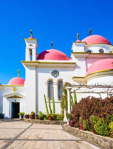 Tiberiassee Israel Kirche Der Zwölf Apostel Schneeweißes Kirchengebäude Mit Rosa — Stockfoto