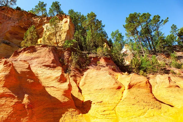 Provence France Bizarre Brightly Colored Rocks Lit Midday Sun Walk — Stock Photo, Image