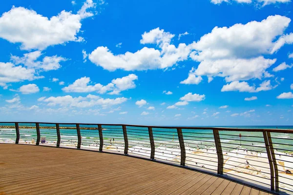 Tel Aviv Středozemní Moře Dřevěný Nábřeží Dek Slunečný Den Krásné — Stock fotografie