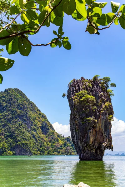 Tapu Wyspa Jamesa Bonda Ciepłe Łagodne Morze Andaman Błękitne Niebo — Zdjęcie stockowe