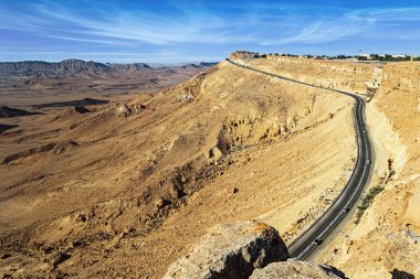 Resimli otoyol - kraterin etrafında 