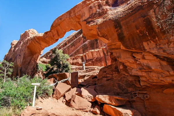 Usa Malerische Rotbraune Sandsteinklippen Bilden Eine Einzigartige Landschaft Arches Park — Stockfoto