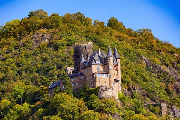 Romantische Burg Rheinufer Prächtige Mittelalterliche Burg Hohen Hügeligen Rheinufer Reise — Stockfoto