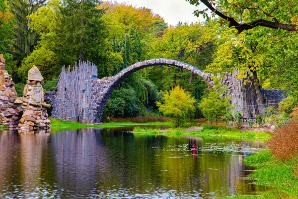 Duivelsbrug Basaltzuilen Van Brug Reflecteren Het Water Uniek Architectonisch Monument — Stockfoto