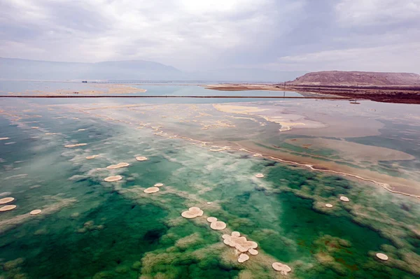 Israel Mar Morto Céu Inverno Nublado Sal Evaporado Água Forma — Fotografia de Stock