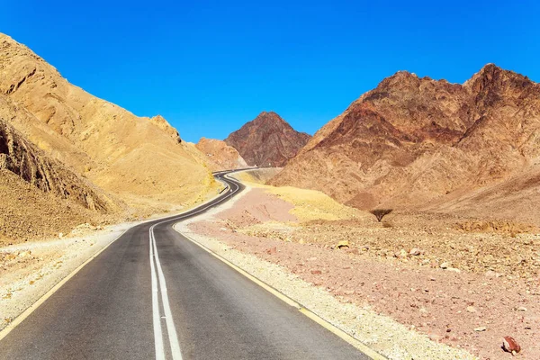 Scénická Klikatá Cesta Pouští Dálnice Spojuje Město Eilat Centrem Země — Stock fotografie