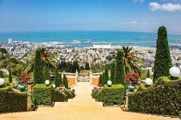 Haifa Bahai World Center Marble Staircase Cypresses Palm Trees Adorn — Stock Photo, Image