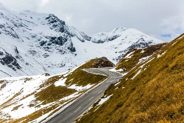 Grandes Alpes Austríacos Preciosa Grossglocknerstrasse Mareos Giros Serpentina Montaña Nieve — Foto de Stock