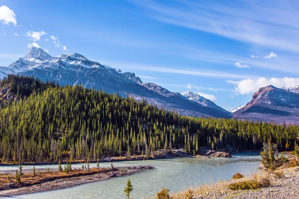 Geweldige Canadese Rockies Scherpe Toppen Van Rocky Mountains Zijn Duidelijk — Stockfoto