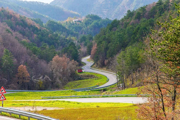 Magnificent Umbria December Winding Mountain Road Serpentine Rain Cloudy Winter — Stock Photo, Image