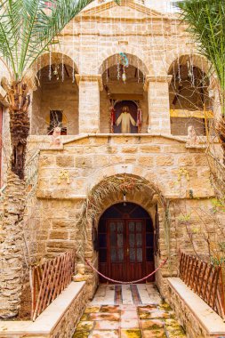 Ürdün 'deki Gerasim Manastırı Kudüs Ortodoks Kilisesi' nin erkek manastırıdır. İsrail. Manastır 1500 yıl önce inşa edildi. Manastır avlusu. 