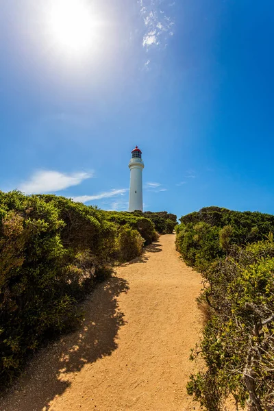 Sentiero Sterrato Che Porta Faro Magnifico Faro Sulla Riva Dell — Foto Stock