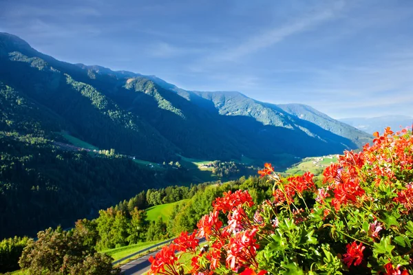 Val Funes Güneşli Bir Gün Dolomitler Deki Dünyanın Güzel Köyü — Stok fotoğraf