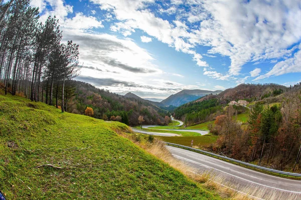 Magnificent Umbria December Winding Mountain Road Serpentine Rain Wet Asphalt — Stock Photo, Image