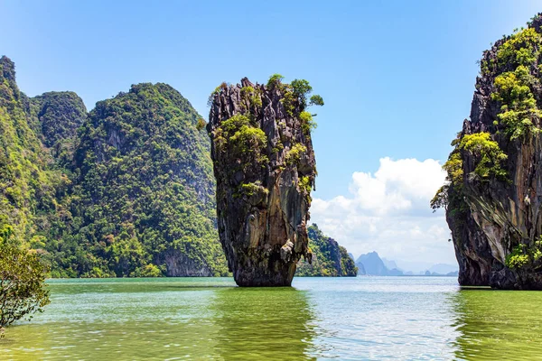 Tapu James Bond Island Rock Más Icónico Reconocible Tailandia Presentado —  Fotos de Stock