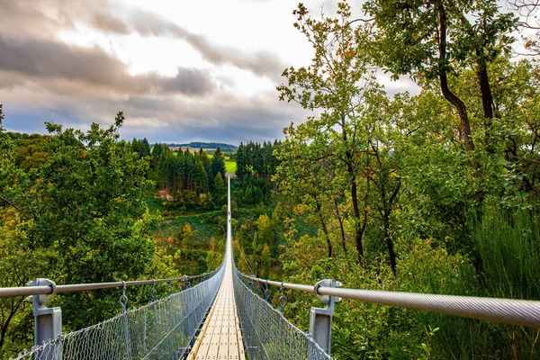 Wspaniały Geyerlei Jest Najdłuższym Mostem Linowym Niemczech Wietrzny Zimny Jesienny — Zdjęcie stockowe