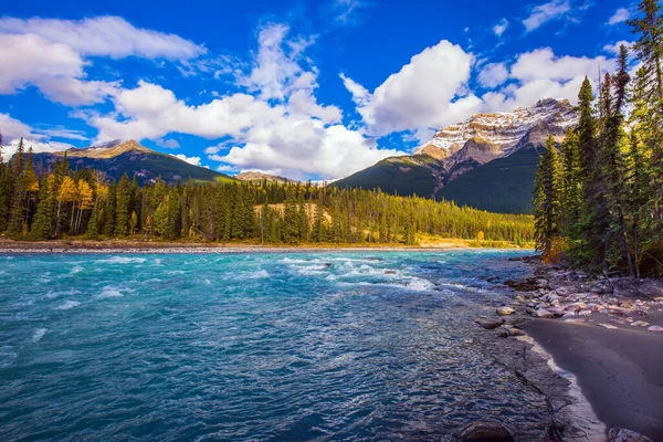 Mountains River Waterfall Make Magnificent Landscape Picturesque Canadian Rockies Famous — стоковое фото