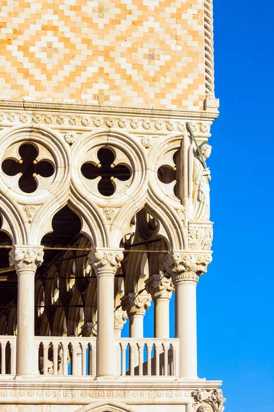 Viagem Mágica Veneza Fachada Palácio Doge Está Decorada Com Uma — Fotografia de Stock