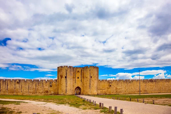 Medieval Port City Aigues Mortes Antique Walls Picturesque Powerful Gates — ストック写真