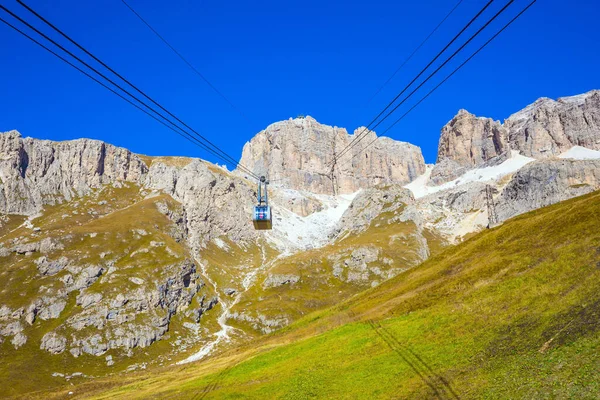 Cable Car Dolomites Sunny Warm Day Pordoi Pass Part Dolomiti — Stock Photo, Image