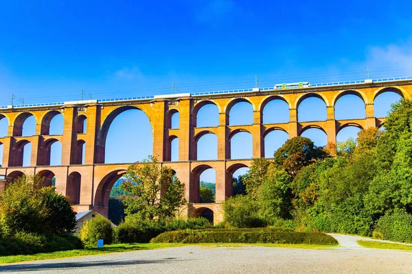 Train Passes Bridge Goltzsch Viaduct World Largest Brick Viaduct Sunny — Stockfoto