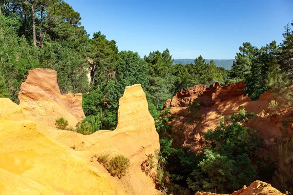 Fransa Provence Güzel Kırmızı Sarı Turuncu Yol Boyunca Yürü Kayalar — Stok fotoğraf
