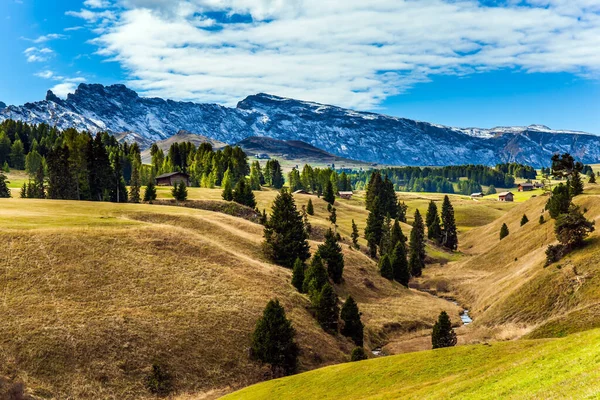 Magnificent Rocky Ridge Borders Hilly Valley Alpe Siusi Dolomites Italy — Foto de Stock