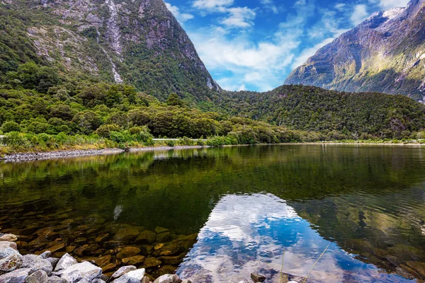 Fiordo Más Famoso Pintoresco Milford Sound Origen Glacial Parque Fiordland —  Fotos de Stock