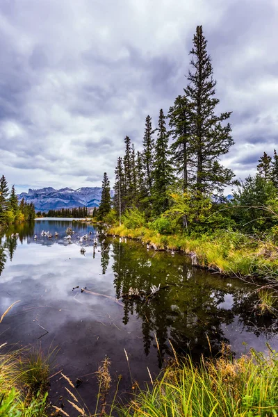 Miirror Jezero Údolí Podél Silnice Pocahontas Hladké Vodní Hladině Odráží — Stock fotografie