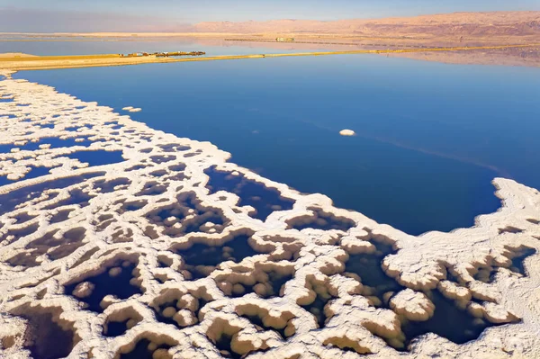 Mar Muerto Sal Evaporada Forma Patrones Extraños Agua Agua Azul — Foto de Stock