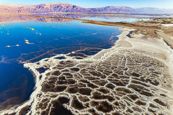 Mar Morto Água Azul Cercada Por Montanhas Cor Rosa Dia — Fotografia de Stock
