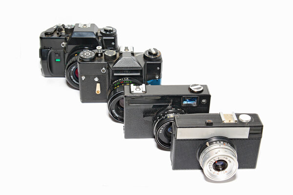 Ретро-камера на белом фоне
